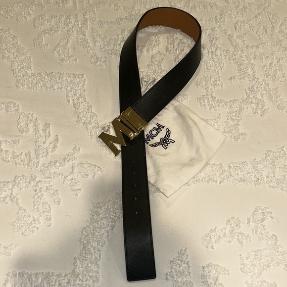 MCM designer reversible belt - Picture 3 of 6